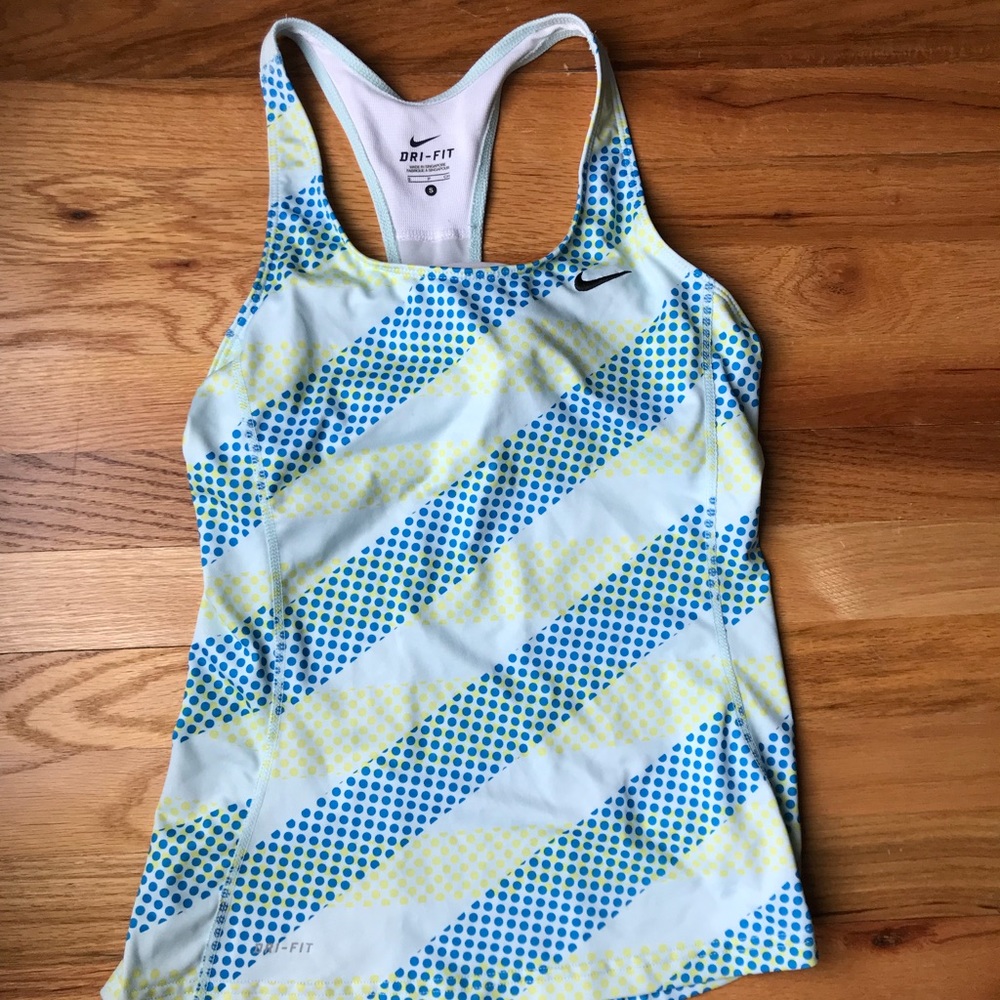 Nike workout top w/ built in bra